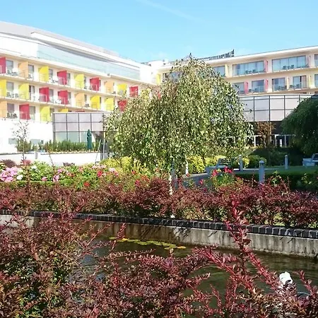 Aquarius Z Basenem Kolobrzeg