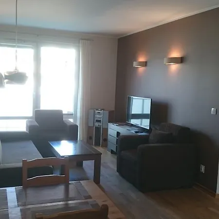 Aquarius Z Basenem *