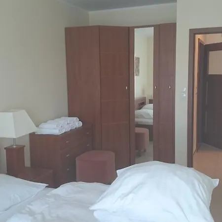 Aquarius Z Basenem Apartamento *