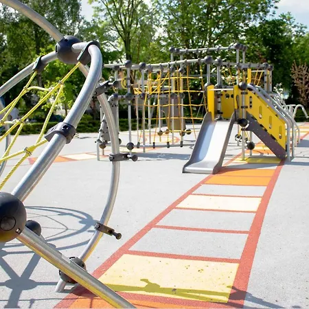 Aquarius Z Basenem Kolobrzeg