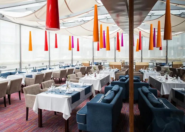 Aquarius Z Basenem *