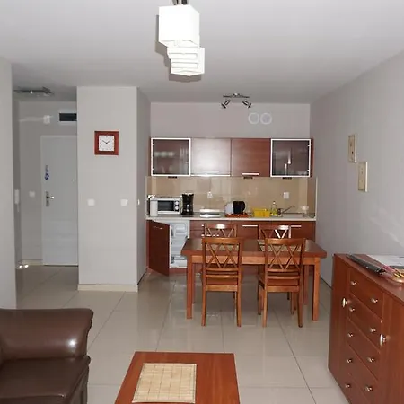 Aquarius Z Basenem *