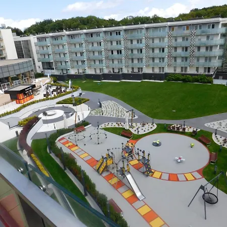 Apartment Aquarius Z Basenem