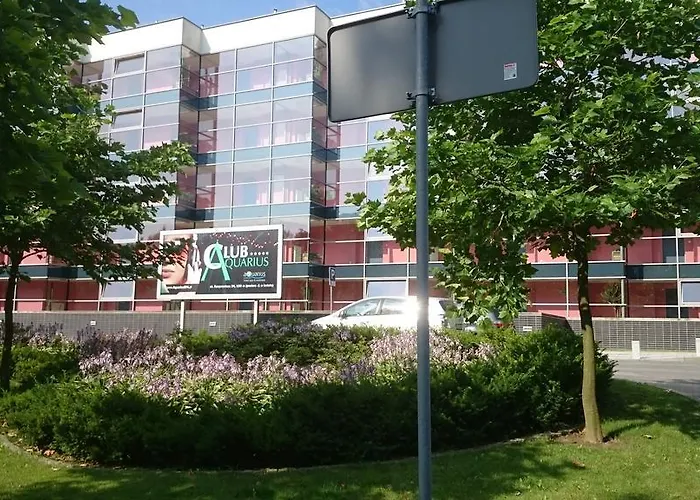 Aquarius Z Basenem *