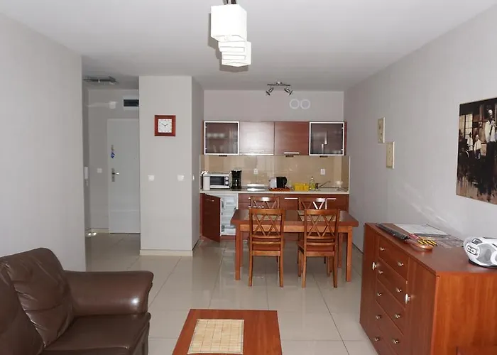 Aquarius Z Basenem *