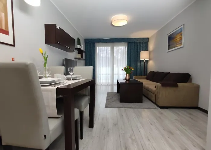 Aquarius Z Basenem 코워브제크